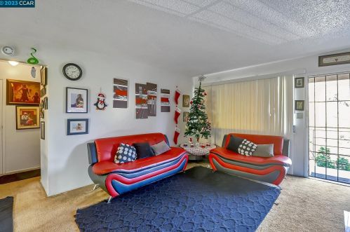 3201 Arkansas St, Oakland CA 94602-3707 exterior