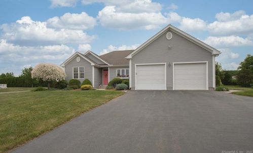 69 Harvest Ln, Manchester, CT 06040-6653