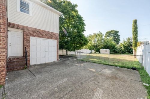 145 Ctr Ave, East Rockaway NY  11518-1002 exterior