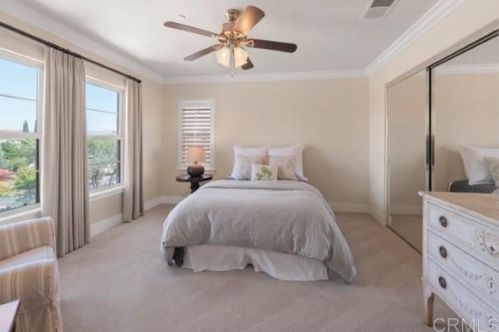 8049 Run Of The Knolls Ct, San Diego CA 92127 exterior