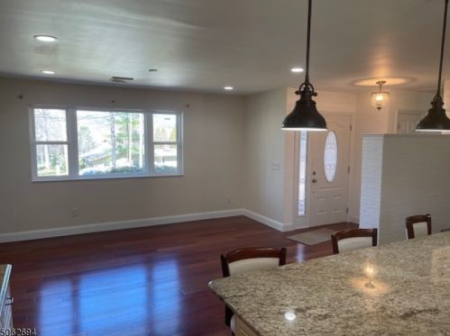 21 Greenbrier Rd, Green Brook NJ  08812-2018 exterior