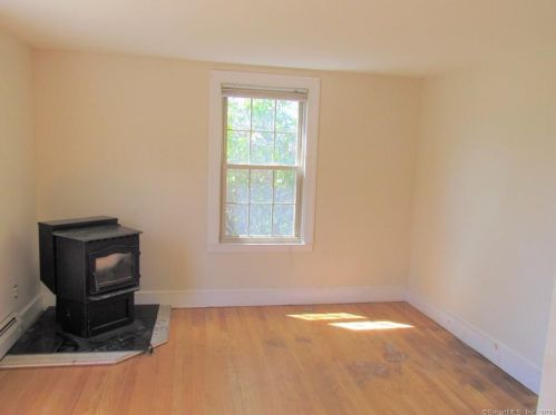 5 Williams St, Plainville, CT 06062-1739