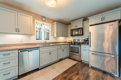 208 Rolling Hill Farm Dr, West Newton PA  15089-2809 exterior