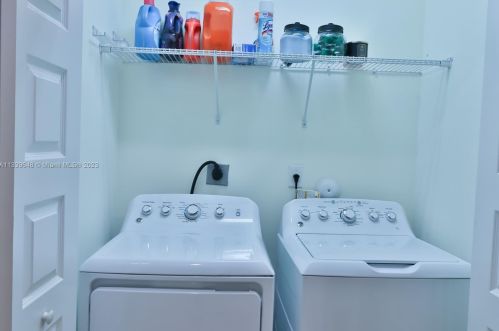 15832 91st Ct, Hialeah FL  33018-1951 exterior