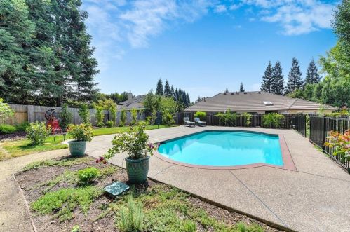 255 American River Canyon Dr, Folsom CA  95630-7142 exterior