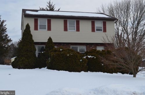 3080 Duckworth Dr, Pottstown, PA 19464-2750