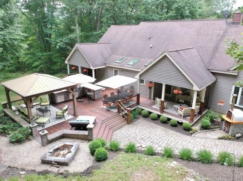 428 Washington Rd, Woodbury, CT 06798-1904