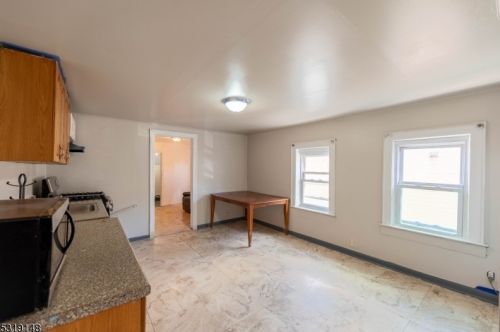 224 Chestnut St, Newark NJ 07105-1576 exterior