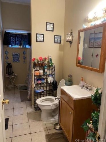 34 Lincoln St, New Britain CT 06052-1638 exterior