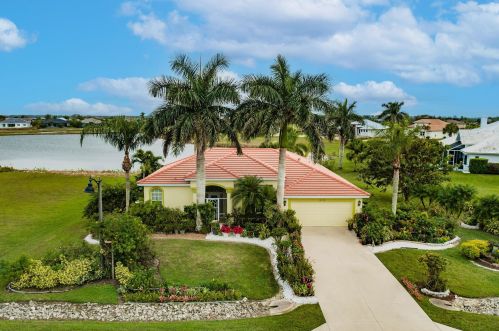 18198 Royal Hammock Blvd, Naples, FL 34114-8945