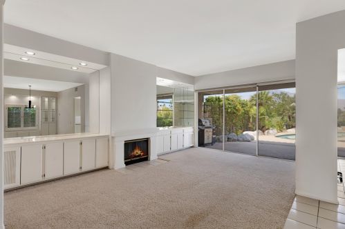 64 Pebble Beach Dr, Rancho Mirage CA  92270-1608 exterior