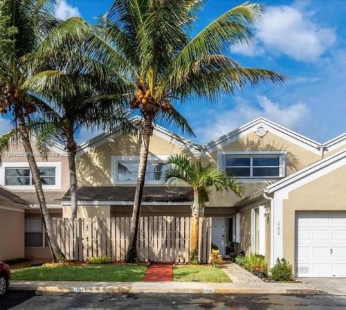 1350 123rd Ave, Hollywood FL 33026-4300 exterior