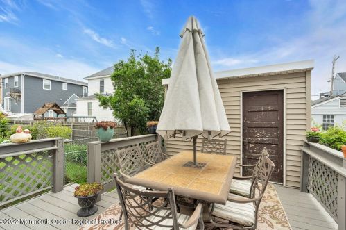 57 Barberie Ave, Monmouth Hills NJ  07732-1518 exterior