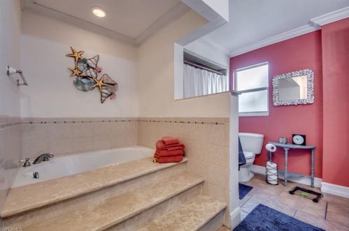 1139 13th Ter, Cape Coral FL  33990-3747 exterior