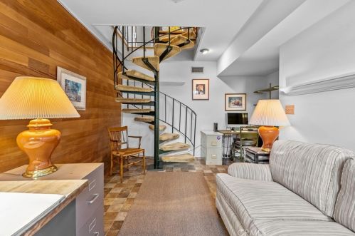 3870 Carpenter Ave, North Hollywood CA  91604-3729 exterior