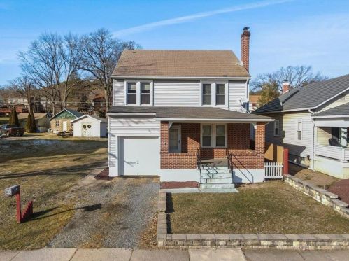 711 Franklin Ave, Palmerton, PA 18071-1416