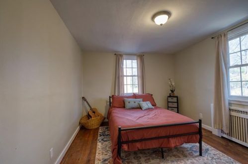 2353 Hollywood Dr, Pittsburgh PA 15235-4921 exterior