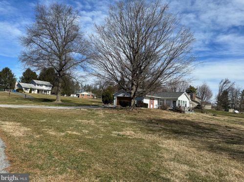 579 Walnut Dr, Parkesburg, PA 19365-1768