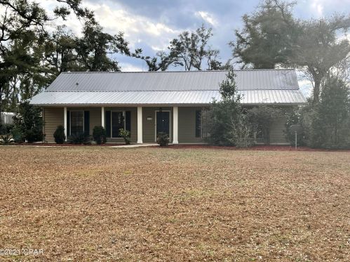 2779 Seminole Dr, Marianna, FL 32446-7835