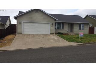114 Umpqua View Dr, Roseburg, OR 97471-5009