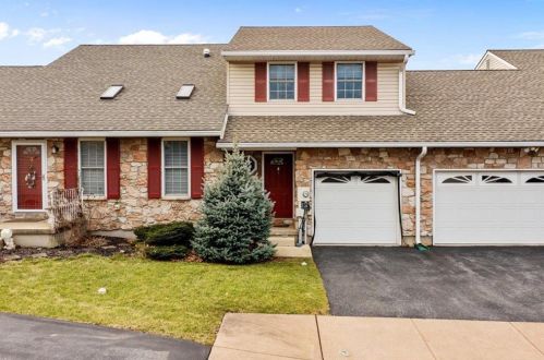 4 Saratoga Ct, Easton PA  18040-1046 exterior