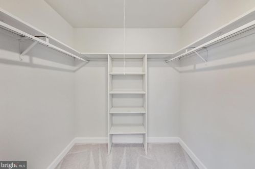 7218 Bonniemill Ln, Springfield VA 22150-4426 exterior