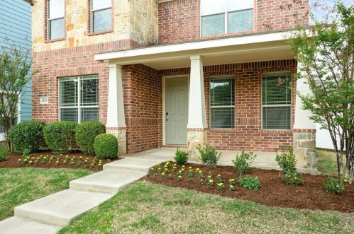 1513 Sycamore St, Aubrey, TX 76227-7886