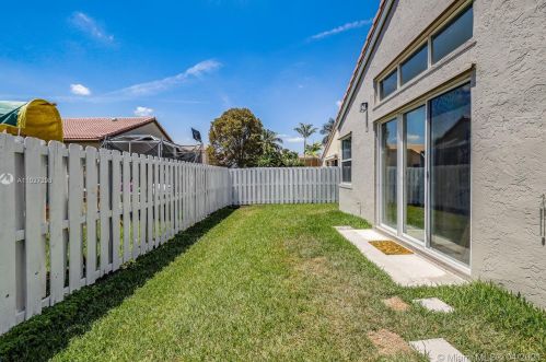 15726 16 Ct, Hollywood FL 33026-0509 exterior