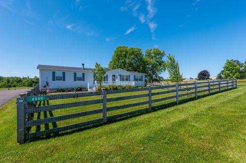 8080 Green Valley Rd, Mount Vernon, OH 43050-9635
