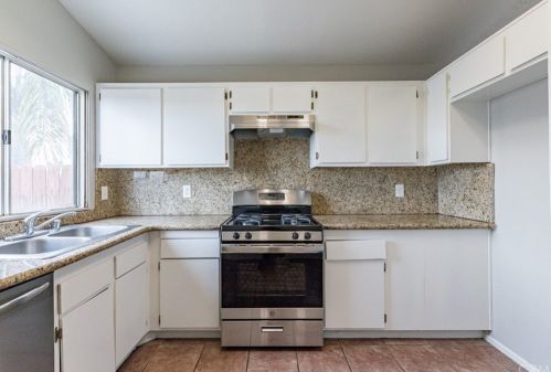 695 Clearwater Dr, Perris, CA 92571-3801