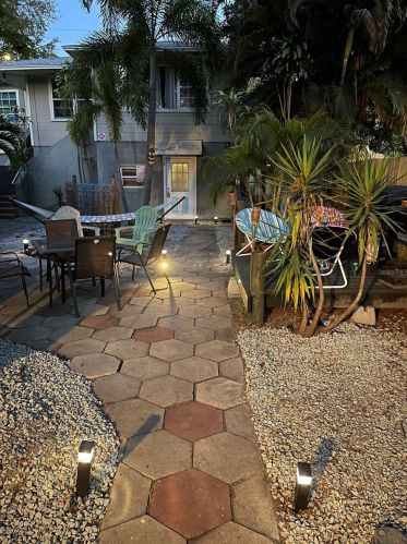 527 8th St, Saint Petersburg FL  33701-2110 exterior