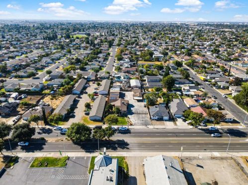 713 Main St, Manteca, CA 95336-3782