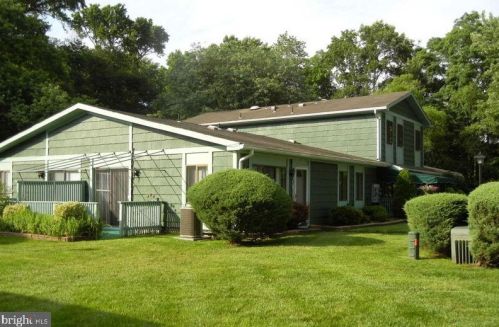 89 Woodway Dr, West Deptford, NJ 08066-2423