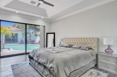 3821 185th Ave, Hollywood FL  33029-2712 exterior