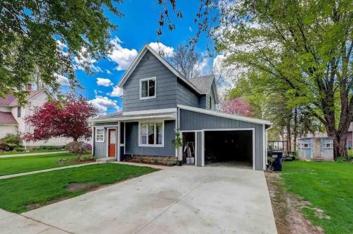 121 Pierce St, Randolph, WI 53956-1228
