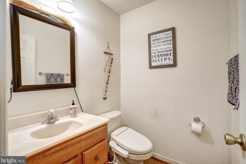 11734 Armistead Filler Ln, Lovettsville VA  20180-1915 exterior