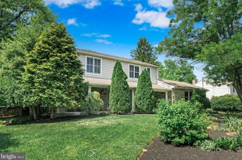 103 White Birch Dr, Riverton, NJ 08077-3891