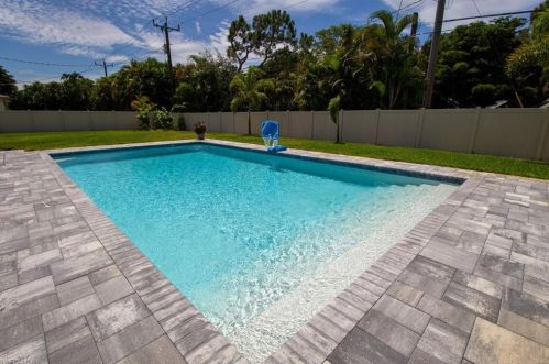 1280 Morningside Dr, Naples, FL 34103-3346