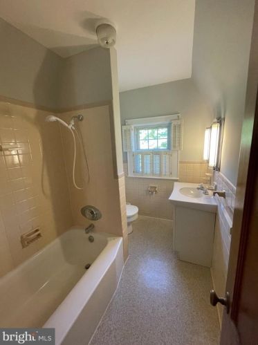 504 Church St, Charles Town WV  25414-1314 exterior