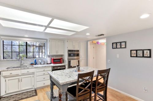 954 Cross St, Woodland CA  95695-4128 exterior