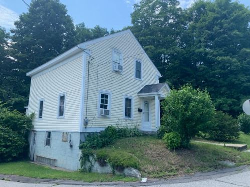 42 Washington St, Monson, MA 01057-1109