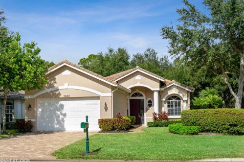 7600 Greenbrier Cir, Fort Pierce, FL 34986-3303