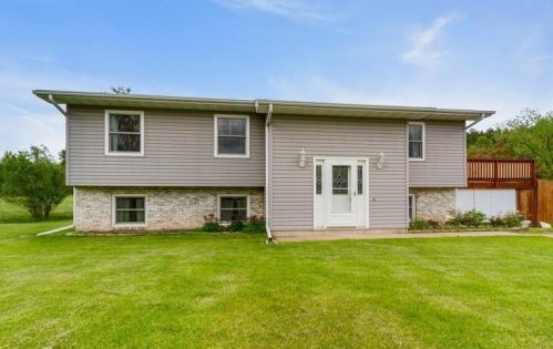 33805 Vickers St, Spectacle Lake, MN 55008-7829