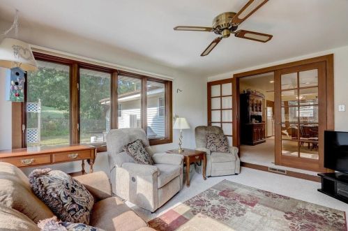 22194 Valley Rd, Waukesha WI  53186-5350 exterior