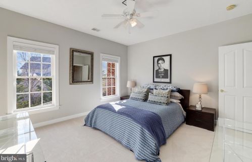 19376 Ml Dm Pl, Leesburg VA 20176-1637 exterior