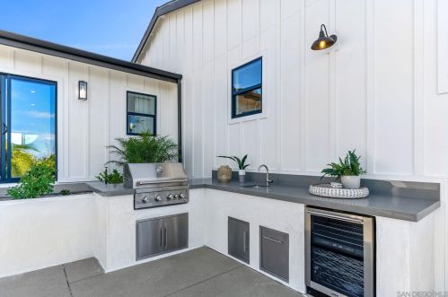 1170 Chinquapin Ave, Carlsbad CA  92008-3543 exterior