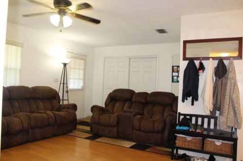 9198 Century Dr, Brooksville, FL 34606-1703