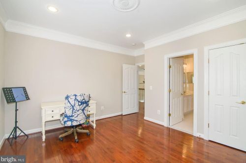 19372 Ml Dm Pl, Leesburg VA 20176-1637 exterior