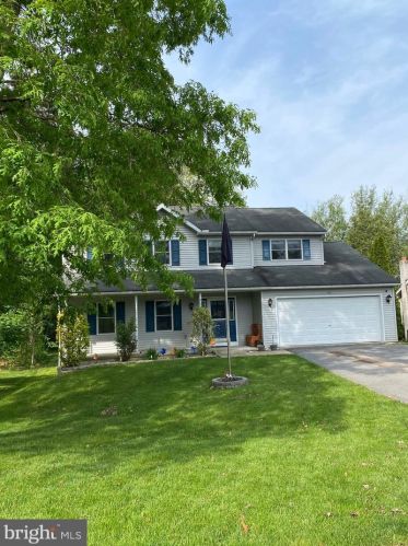 439 Acer Dr, Blandon, PA 19510-9553