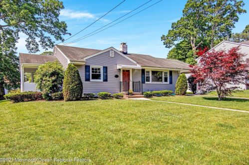 1900 Wanamassa Dr, Tinton Falls, NJ 07712-4618